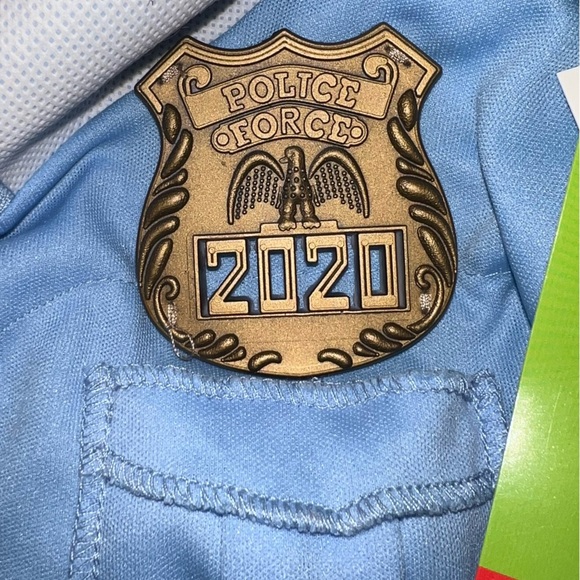 NWT toddler police 👮‍♀️ costume includes bodysuit/ attached badge, hat and belt - Picture 5 of 6